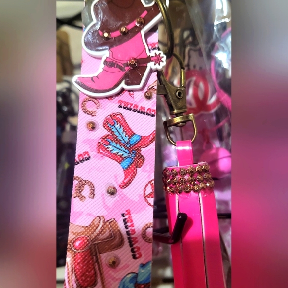 Pink Western Pink Key Fob Wristlet 🎉2/$30🎉 - Picture 3 of 6
